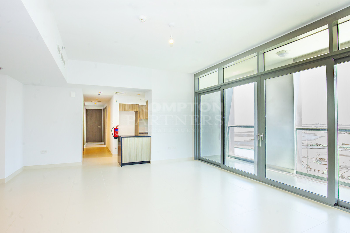 Big Balcony | Modern Style | Stunning Views - Photo 5
