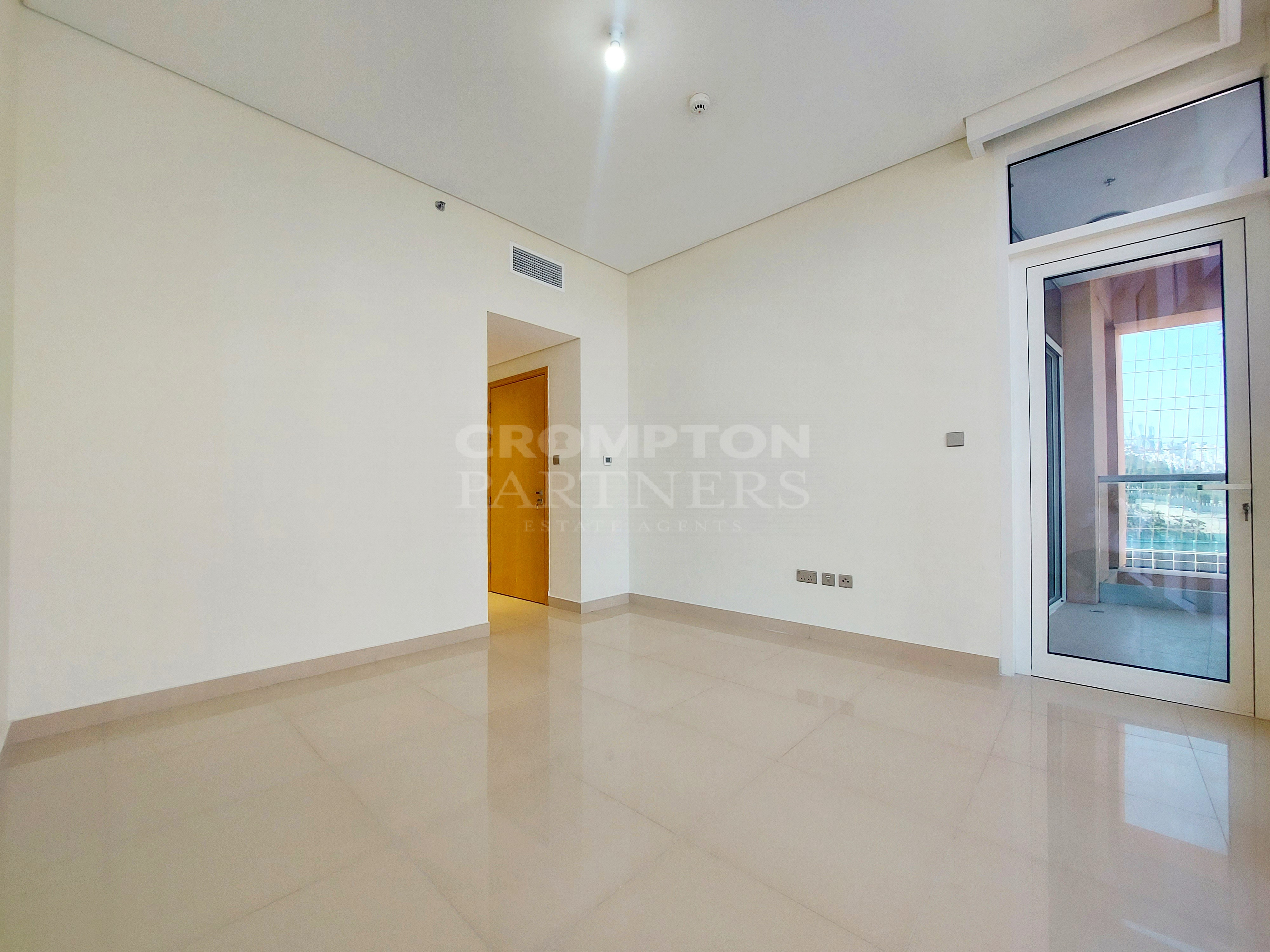 Great Location | Spacious | Vacant And Ready - Photo 4