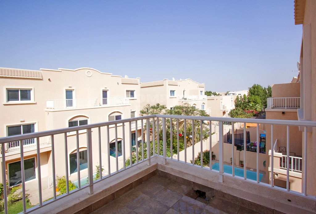 Own Private Pool | Garden | Close to Airport - Photo 3