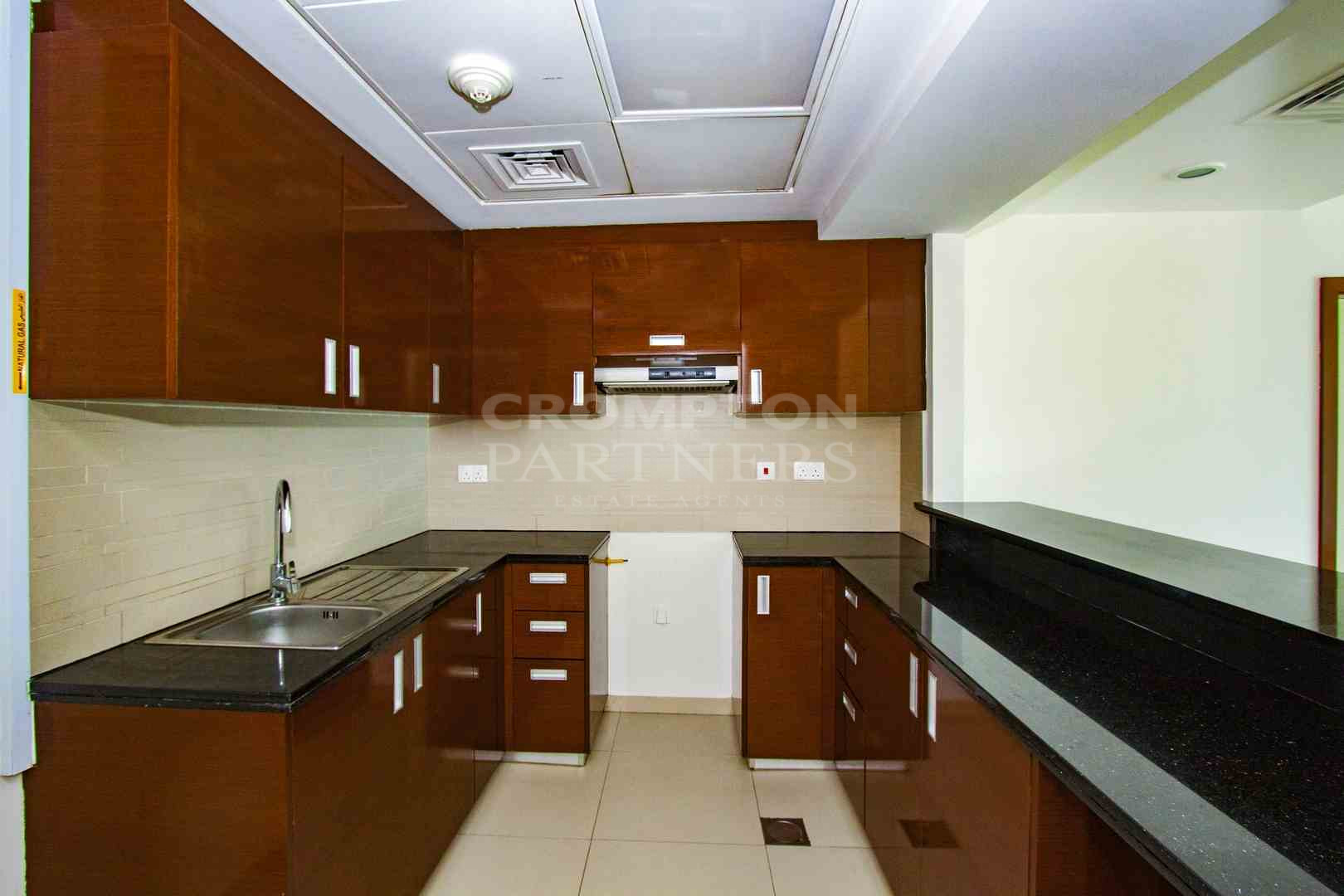 Modern | Premium Area | Iconic Tower | Vacant - Photo 3