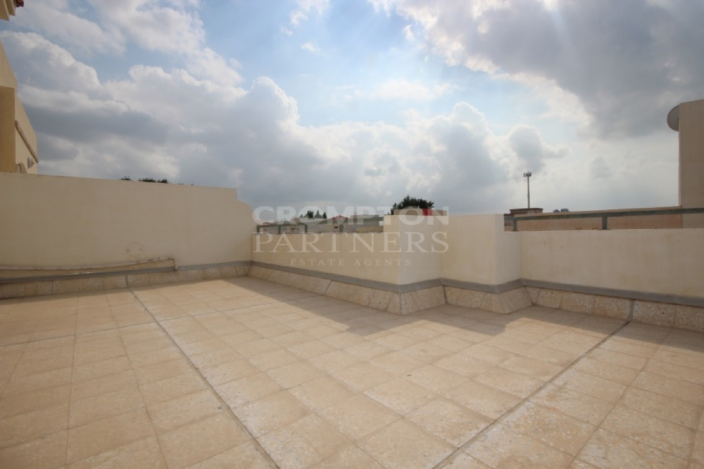 Best Family Home | Prime Location | Spacious - Photo 2
