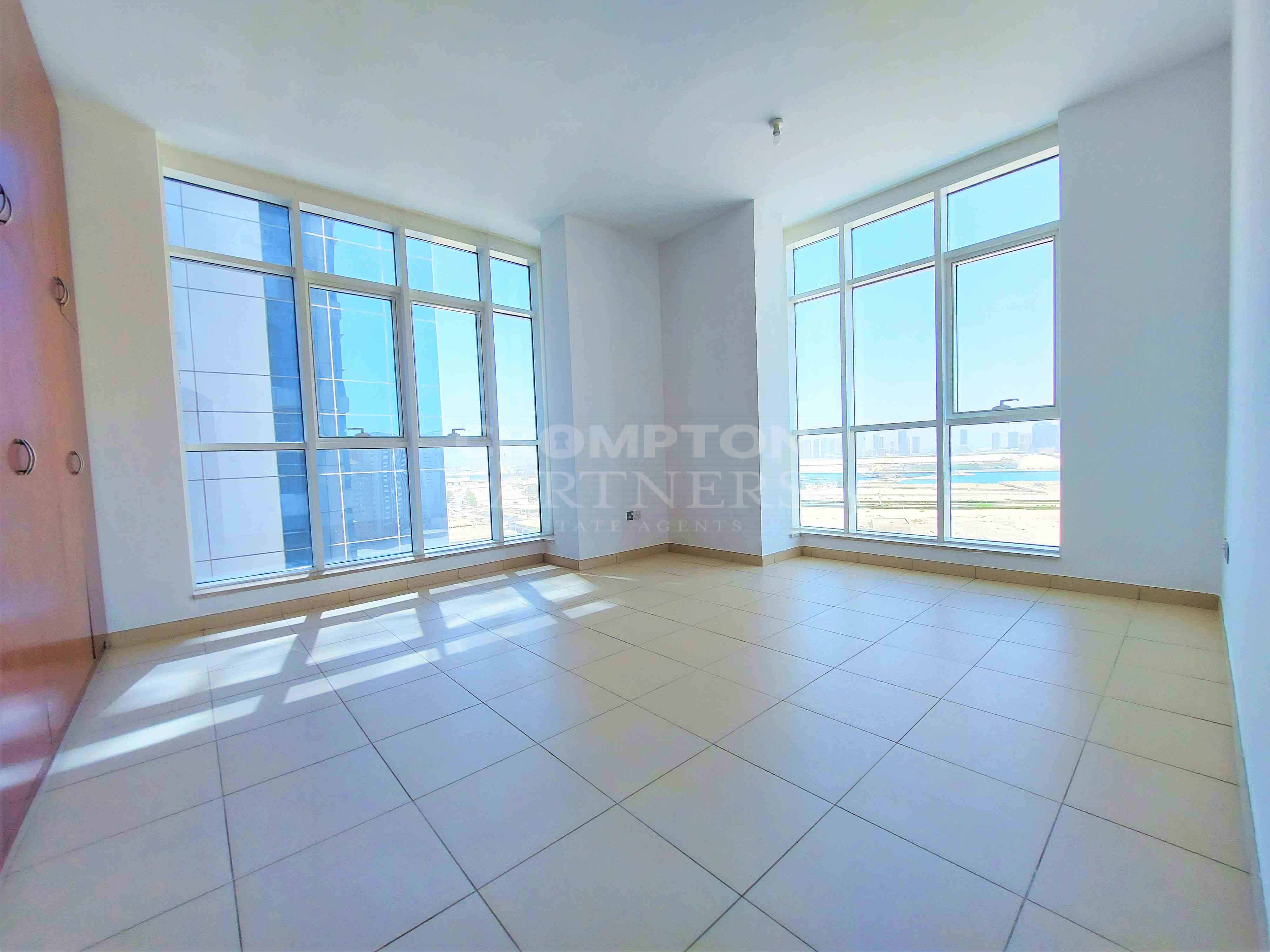 Modern Style | Best Location | Spacious | Vacant - Photo 4