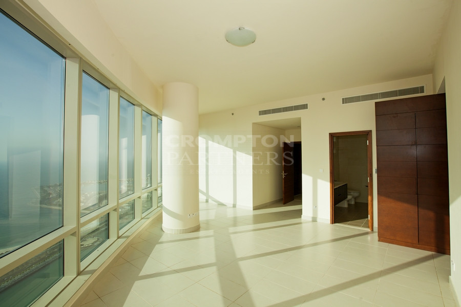 High Floor | Amazing Views | Upcoming 5th Oct - Photo 2