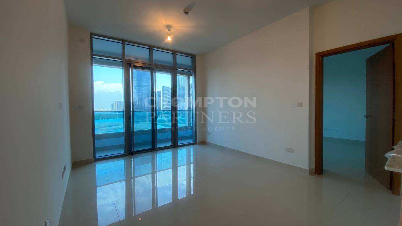 Modern | Prime Location | Vacant And Ready - Photo 3