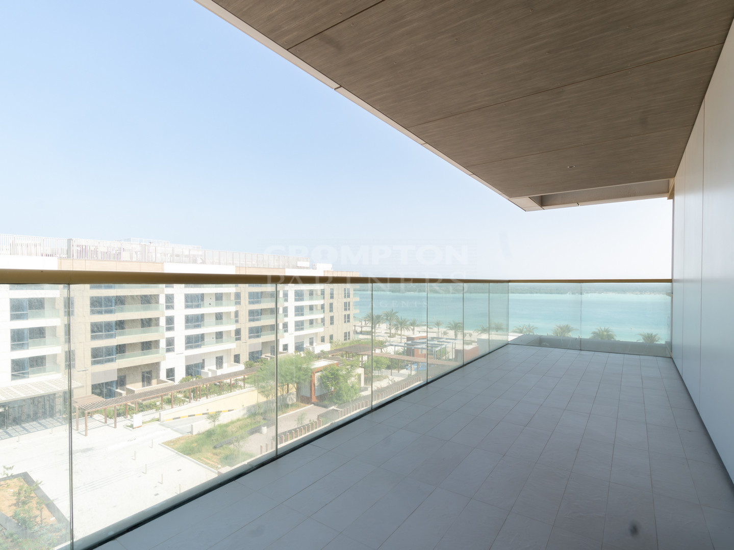 Sea View | Spacious | Vacant | Beach Access