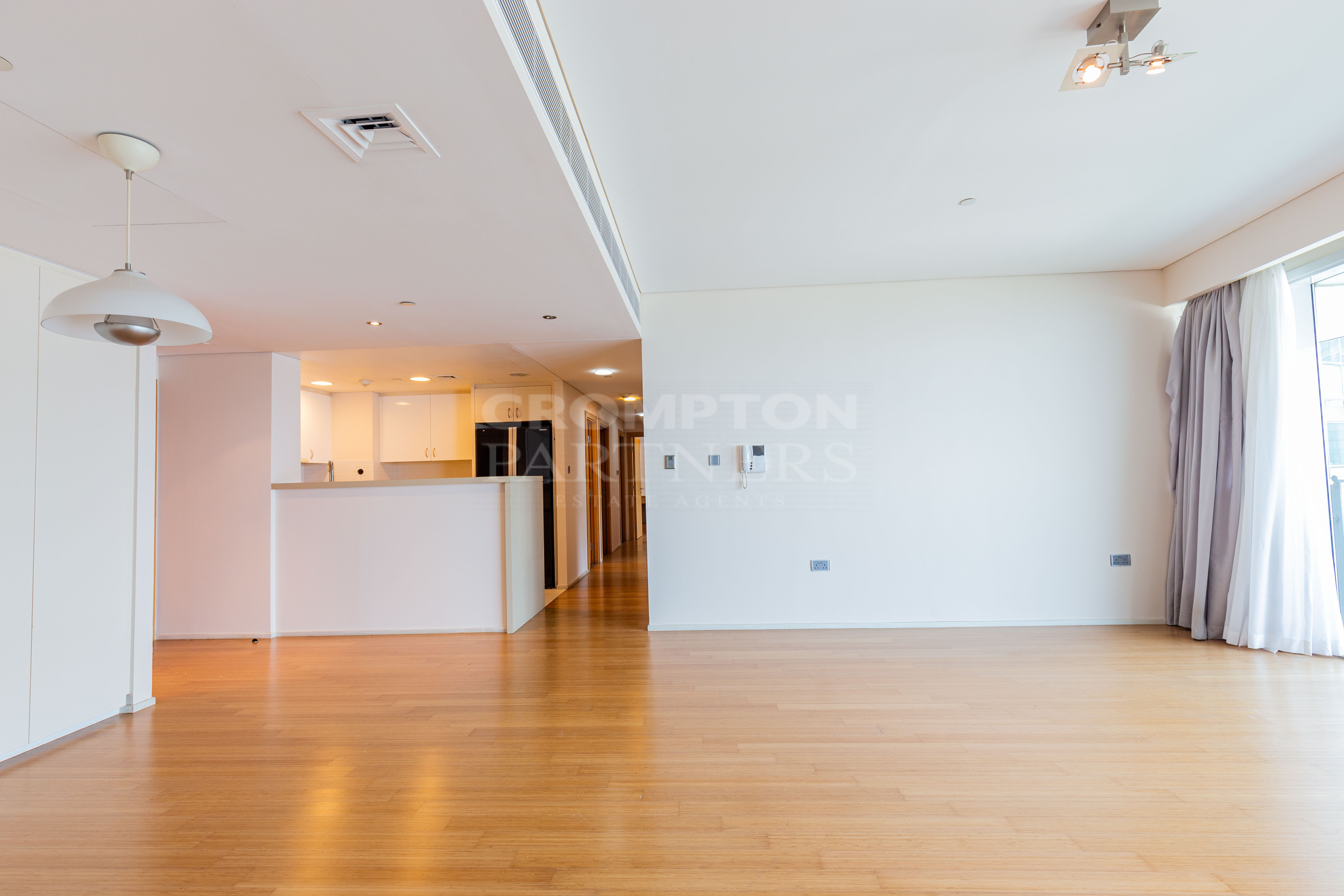 Sea View | Beach Access | Spacious | Vacant - Photo 4