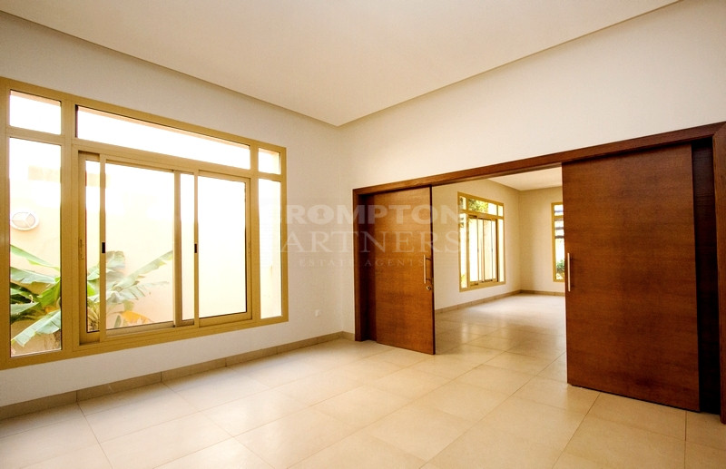 Outstanding | Spacious | Ready To Move In - Photo 3
