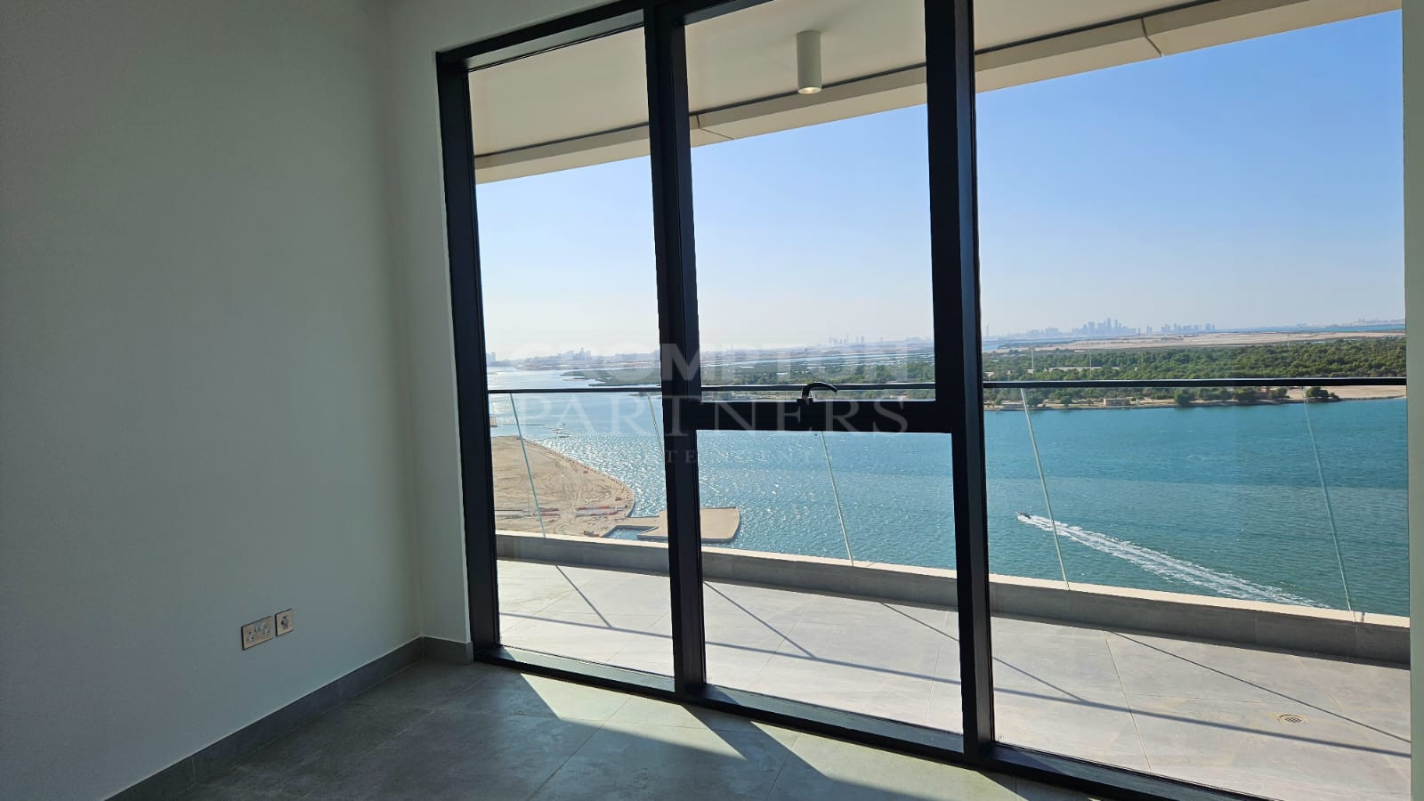 High Floor | Upscale | Vacant And Ready - Photo 3