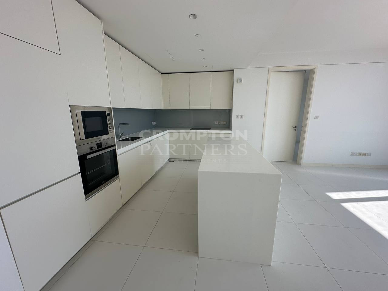 Close To Al Reem Mall | 1BHK | Modern | Vacant - Photo 5
