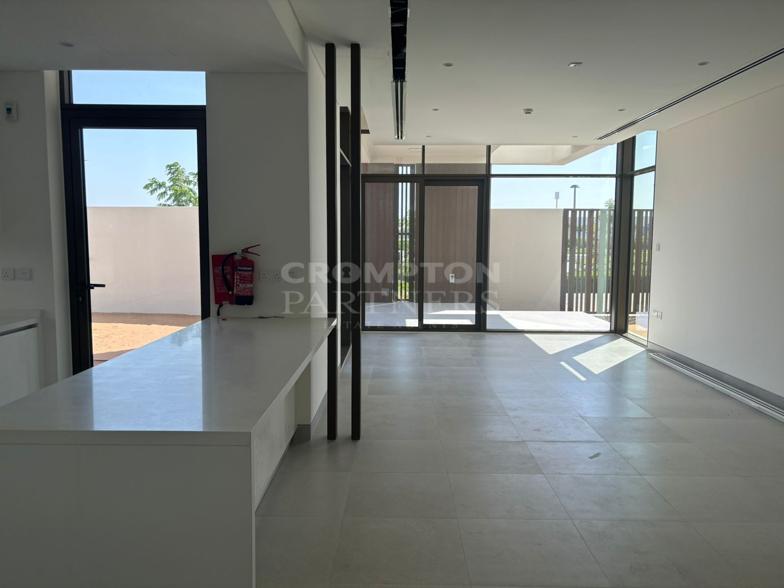 The Most Luxurious Villa | Prime Location - Photo 5