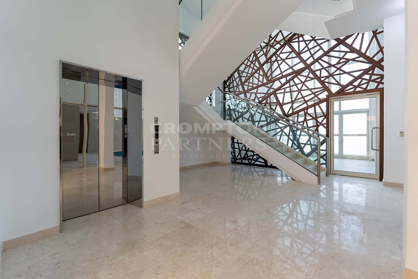 Mesmerizing Views | Penthouse | Ready To Move In - Photo 2
