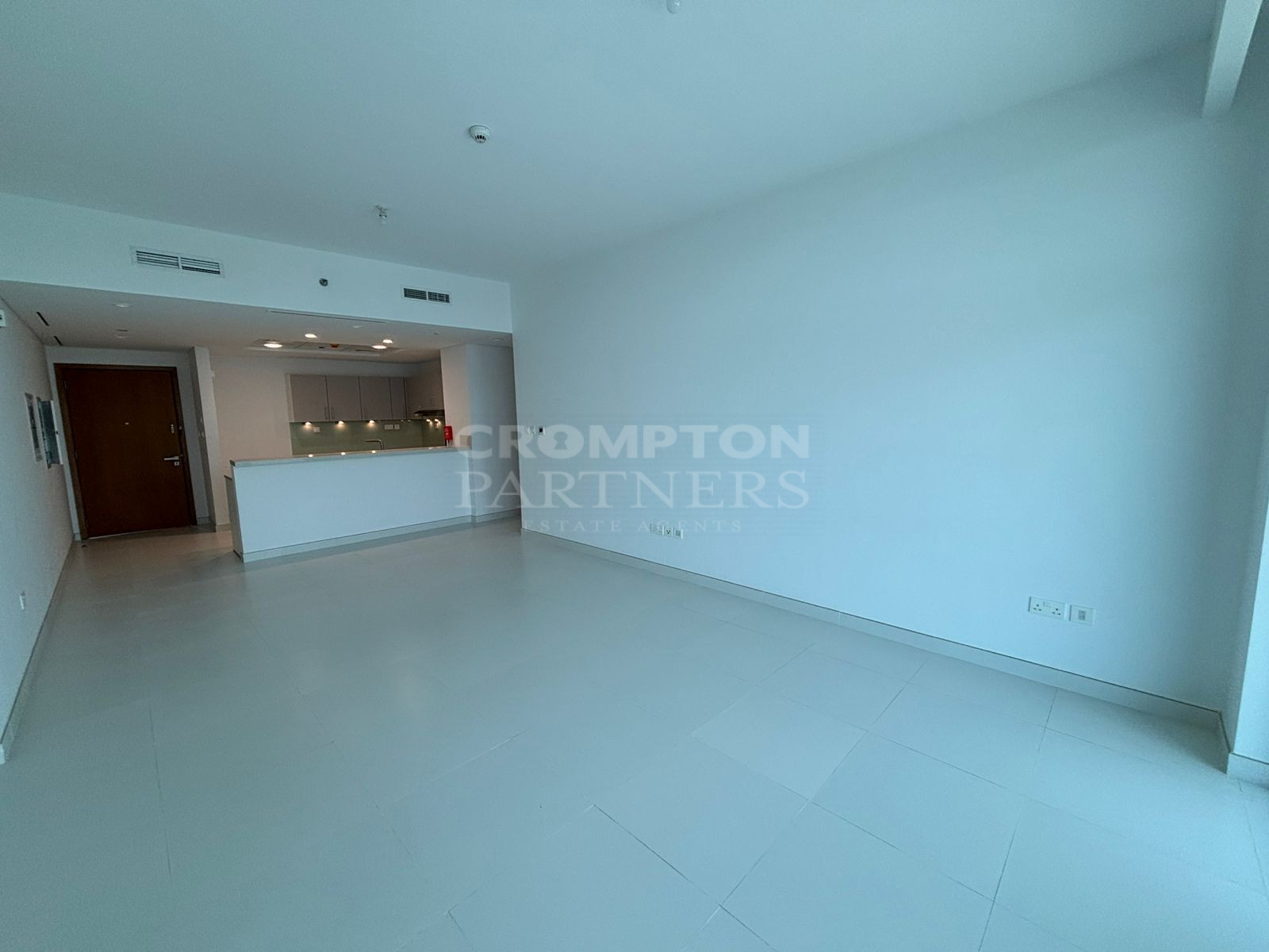 Vacant | Classy | Bright And Cozy | Call Now - Photo 2