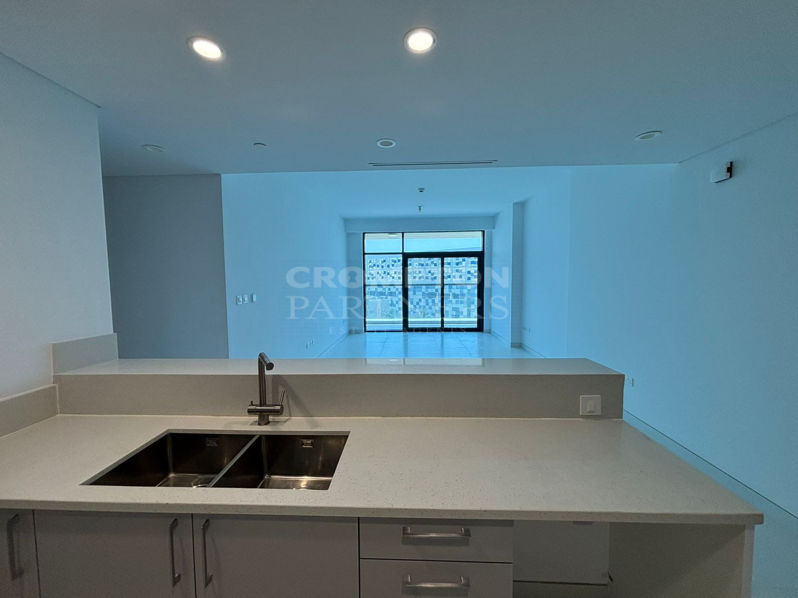 Vacant | Classy | Bright And Cozy | Call Now - Photo 5