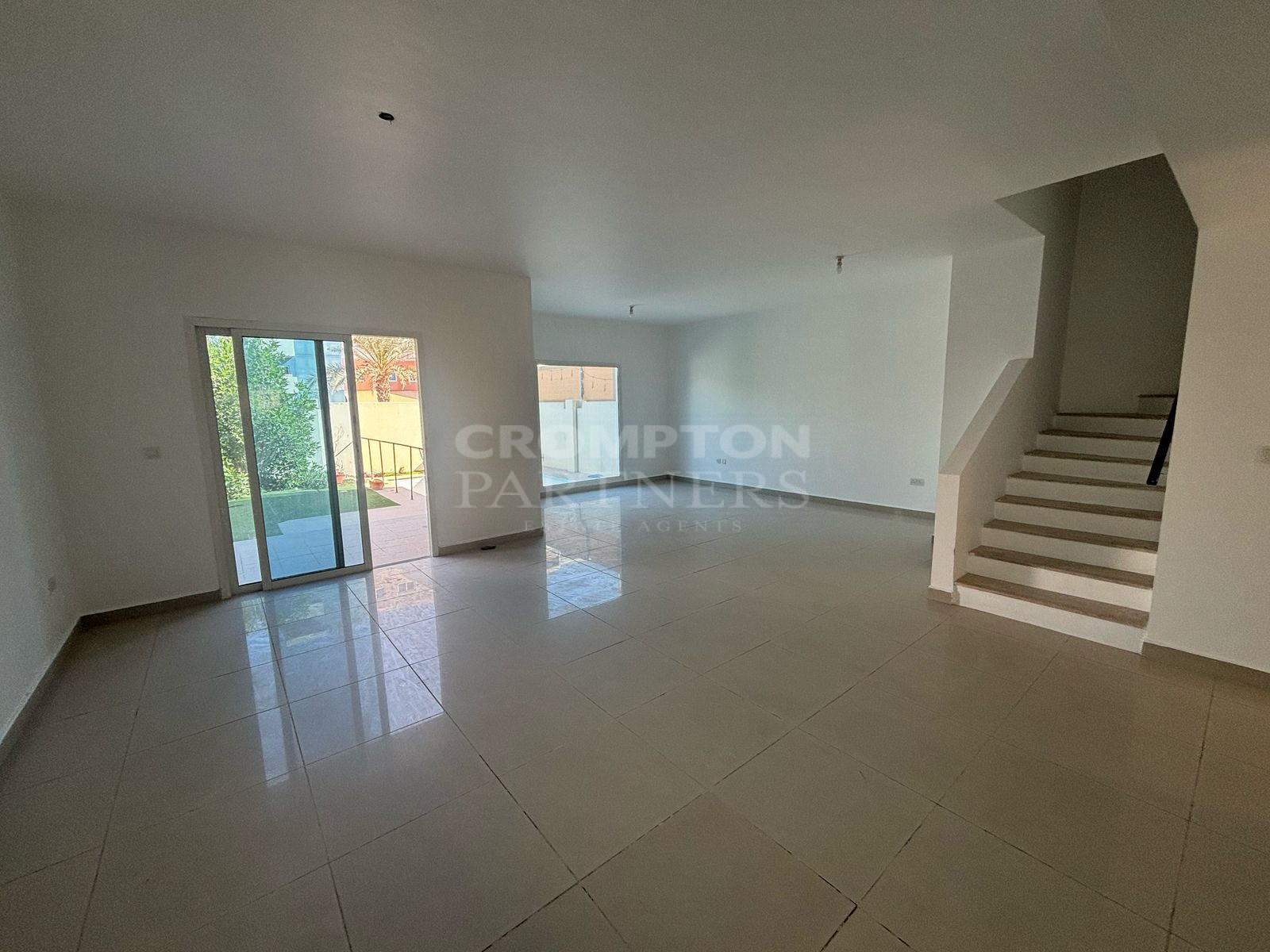 Signgle Row | Near the Gate | Well Maintained - Photo 4