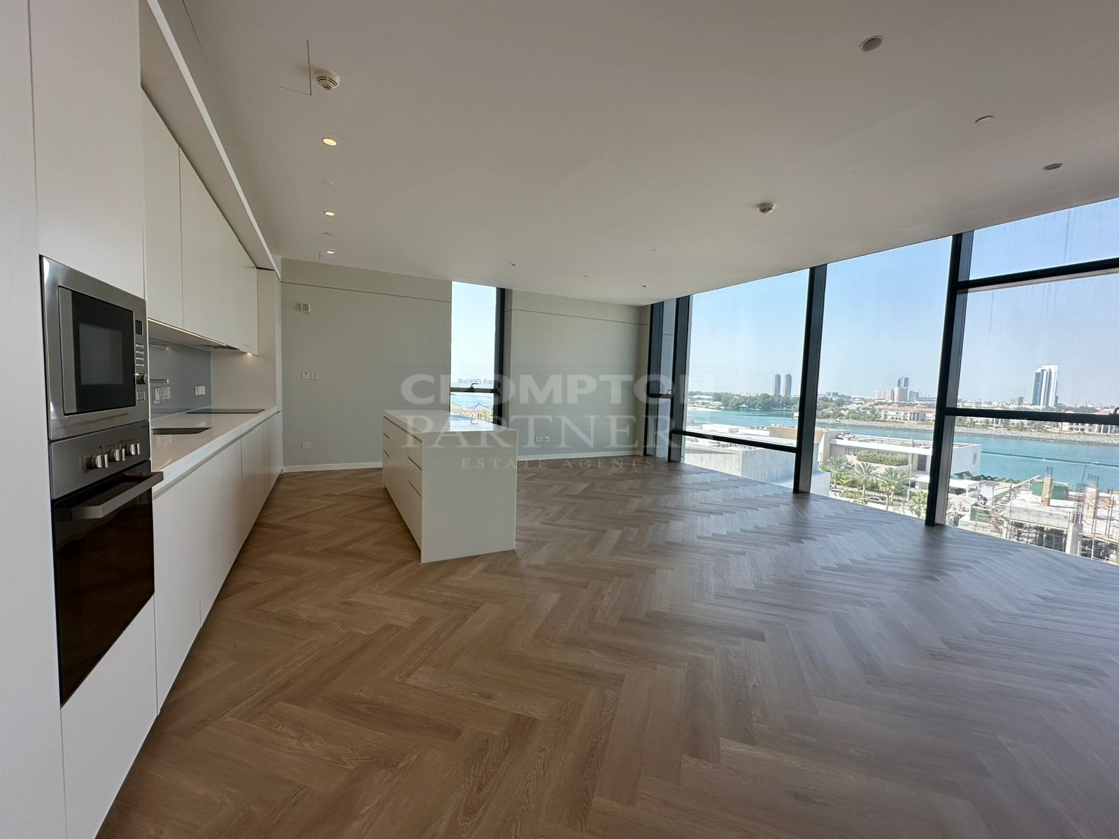 Newly Renovated | Spacious | Maids | Vacant - Photo 5