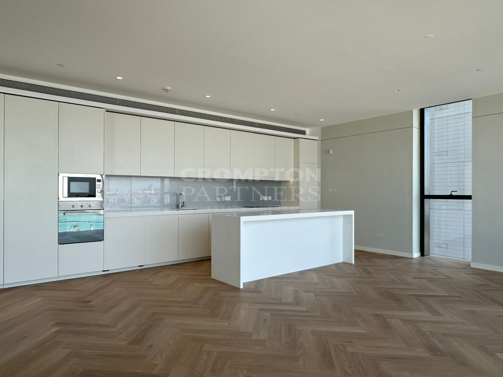 Newly Renovated | Spacious | Maids | Vacant - Photo 4