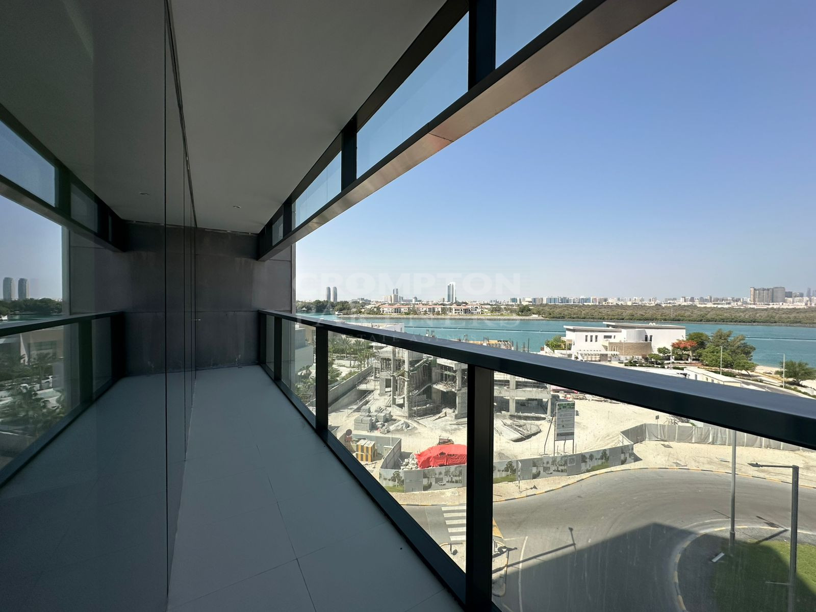 Newly Renovated | Spacious | Maids | Vacant - Photo 3