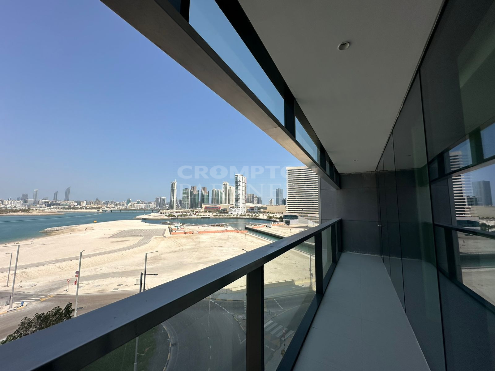 Newly Renovated | Spacious | Maids | Vacant - Photo 2
