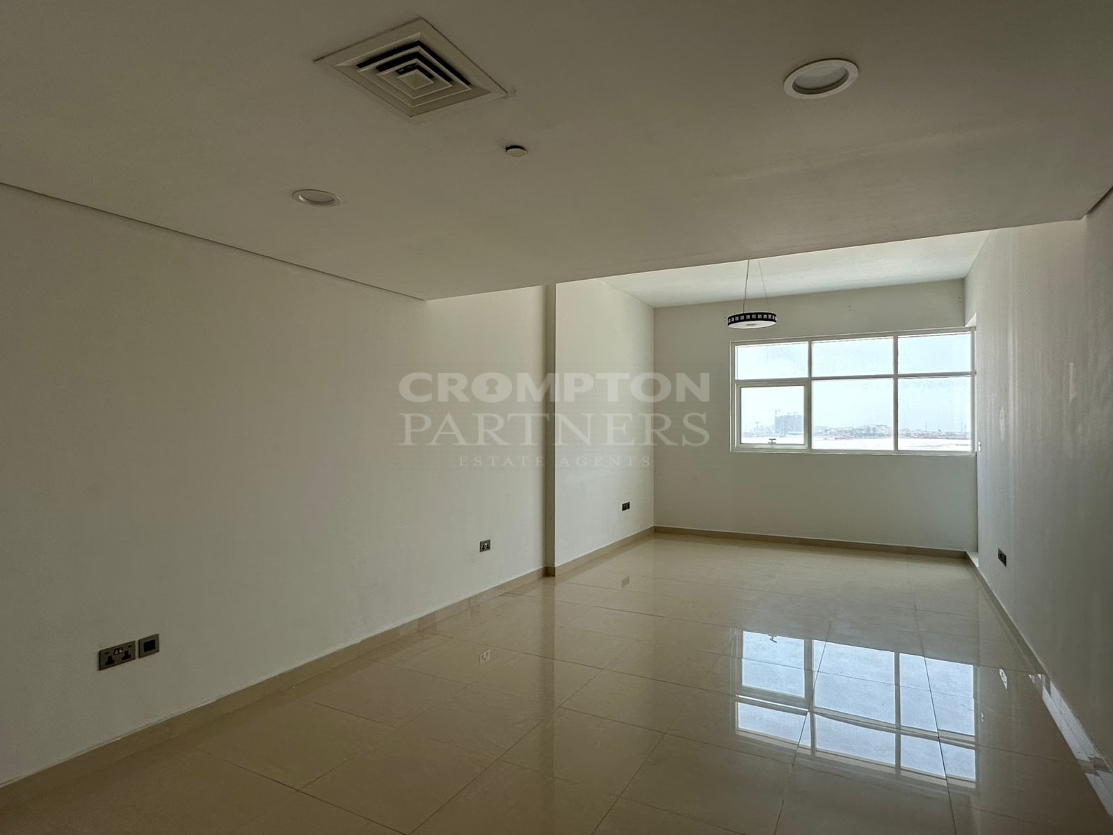 Closed Kitchen | Actual Photos | Vacant And Ready - Photo 2