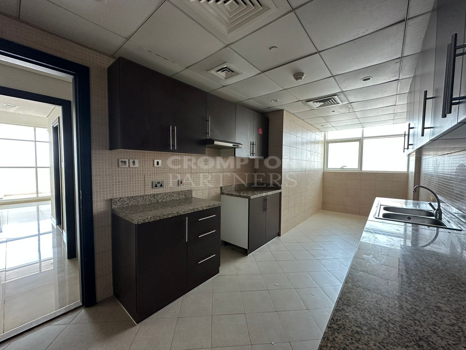 Closed Kitchen | Actual Photos | Vacant And Ready - Photo 5
