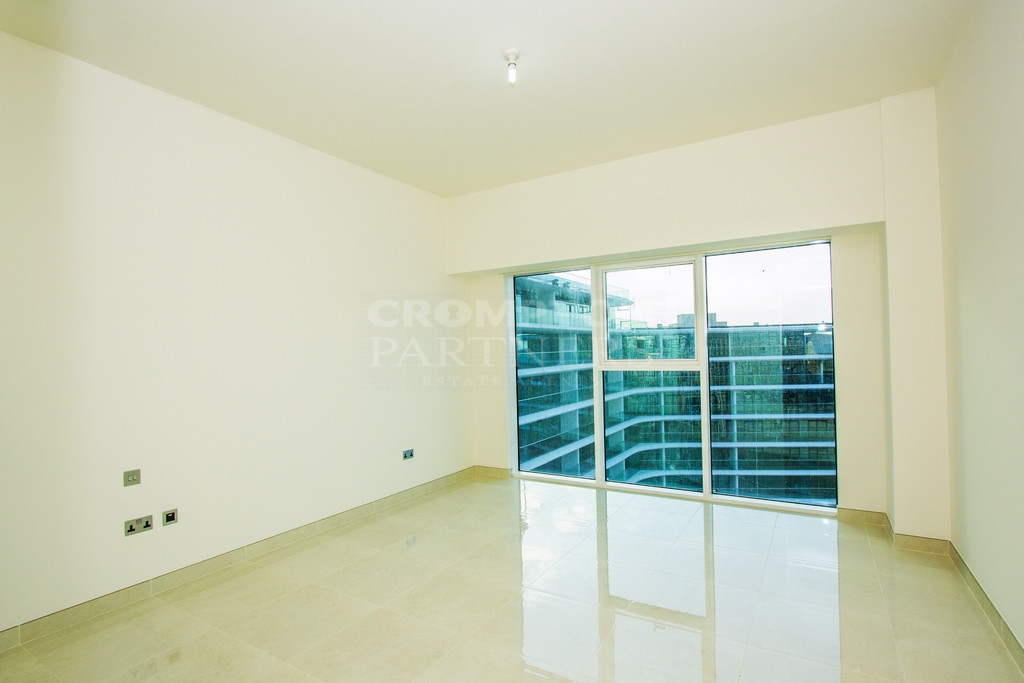 Full Sea View 3BR Apt | Vacant Soon | Spacious | - Photo 3