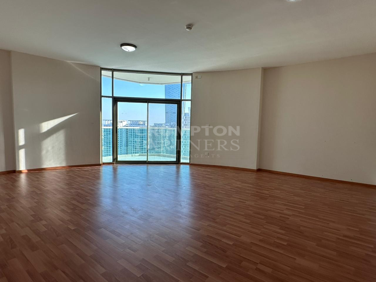 Bright 2BR with Maid|Tenanted Unit|Prime Location - Photo 3