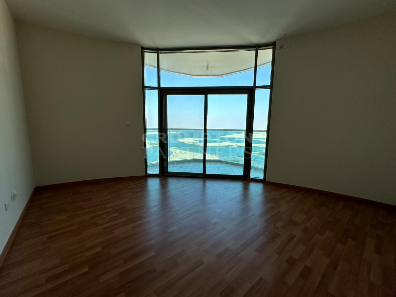 Bright 2BR with Maid|Tenanted Unit|Prime Location - Photo 4