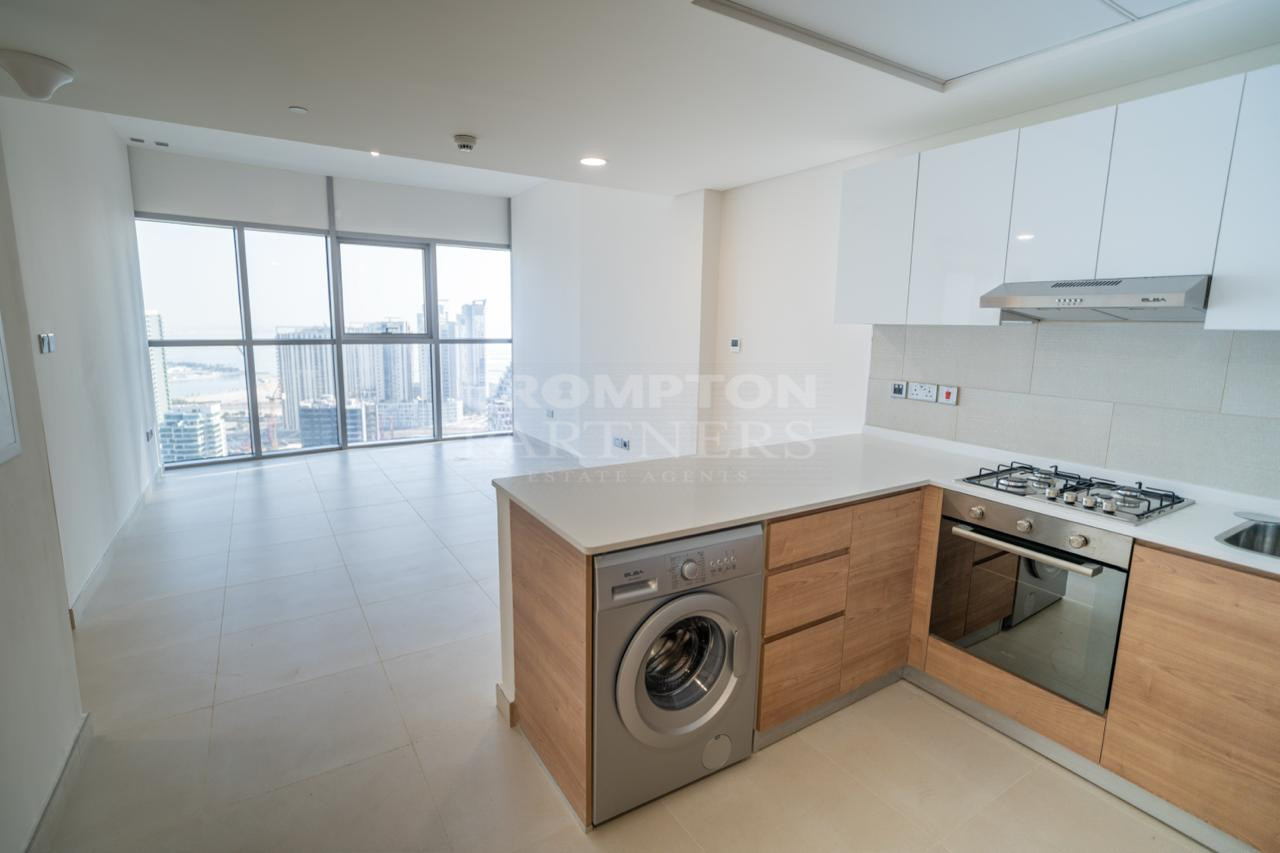 Luxurious Living | Prime Location | Upcoming - Photo 2