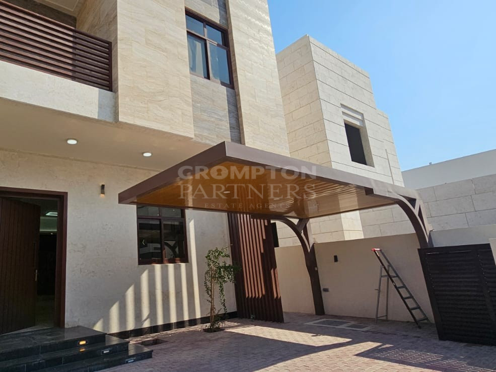 Luxury 5BR | Brand New| Double Row | Private Pool - Photo 3