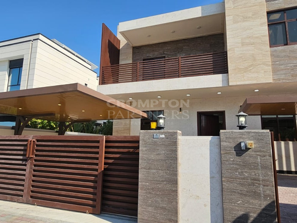 Luxury 5BR | Brand New| Double Row | Private Pool - Photo 2