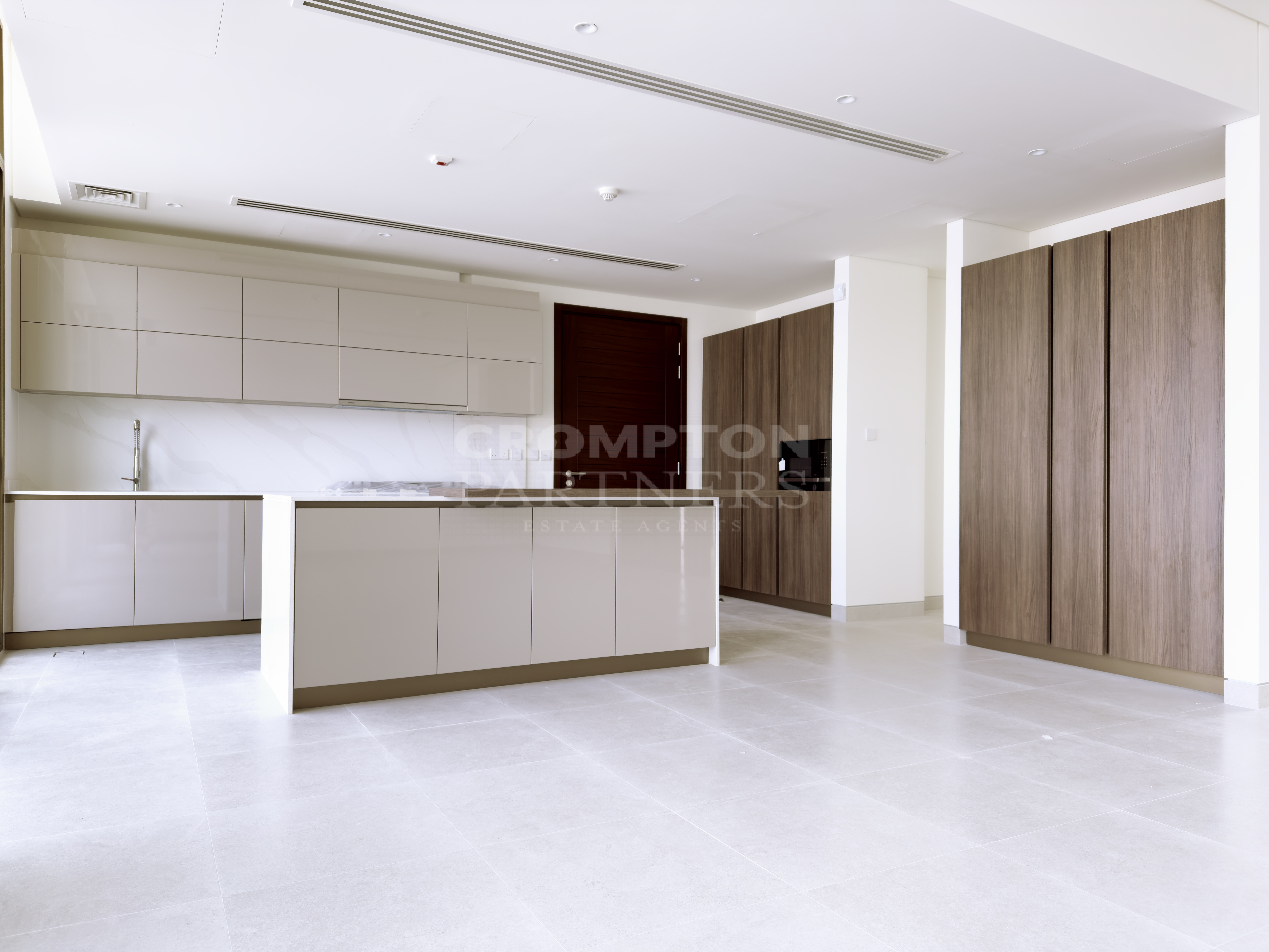 Excellent Family Home | With Maids | Prime Area - Photo 4