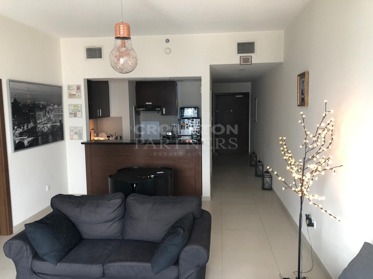 Furnished | Vacant And Ready | Prime Area - Photo 2