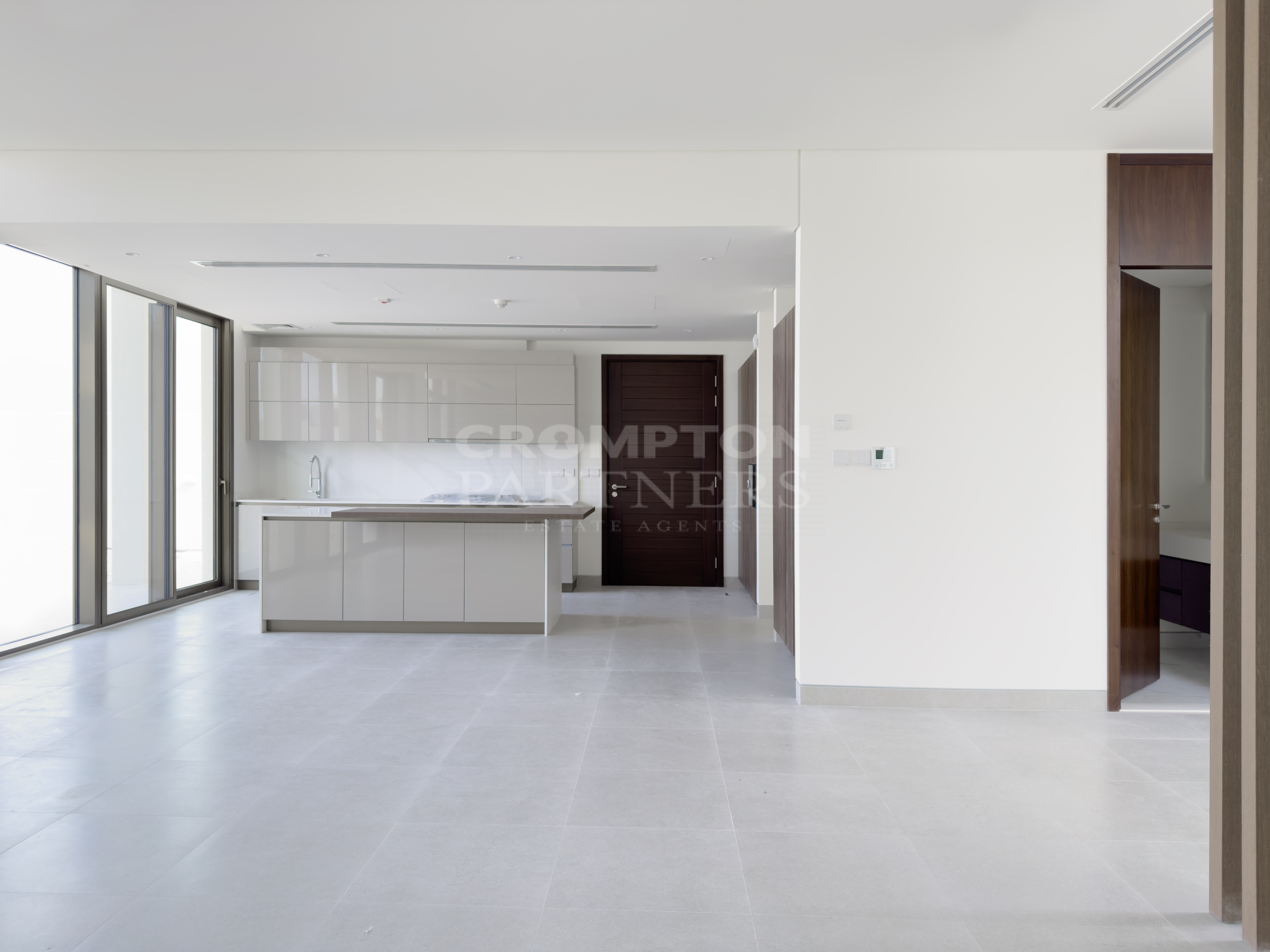 Excellent Family Home | With Maids | Prime Area - Photo 2
