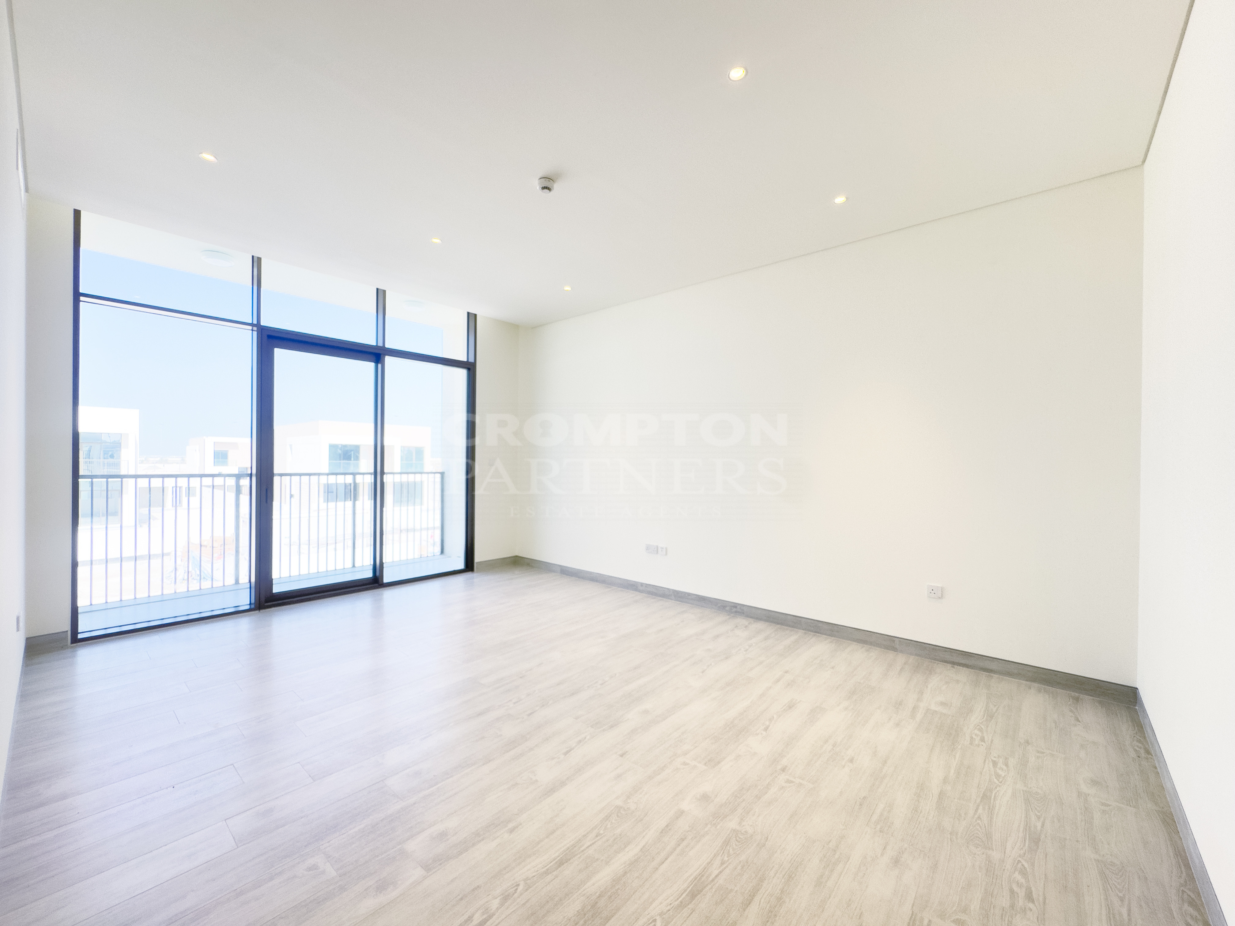 Excellent Family Home | With Maids | Prime Area - Photo 4