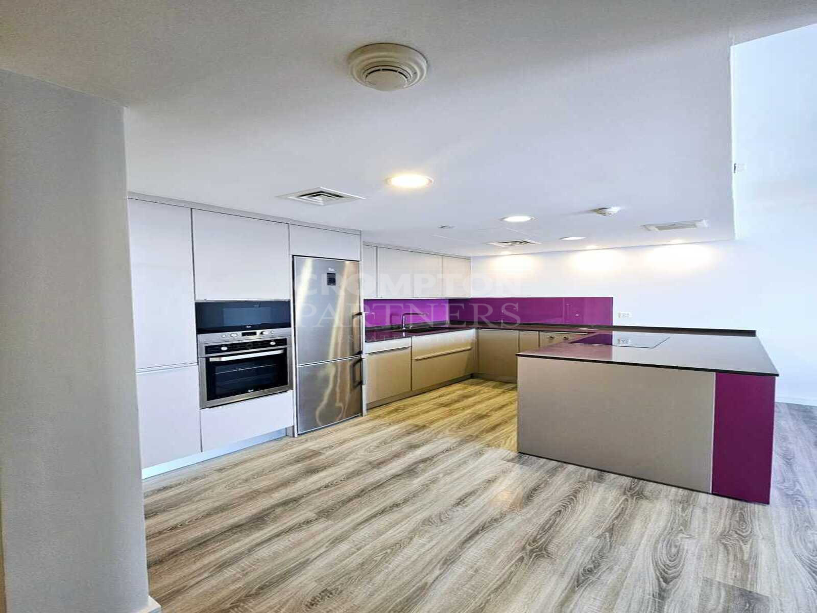 Upgraded | Full Sea View | Prime Location - Photo 3