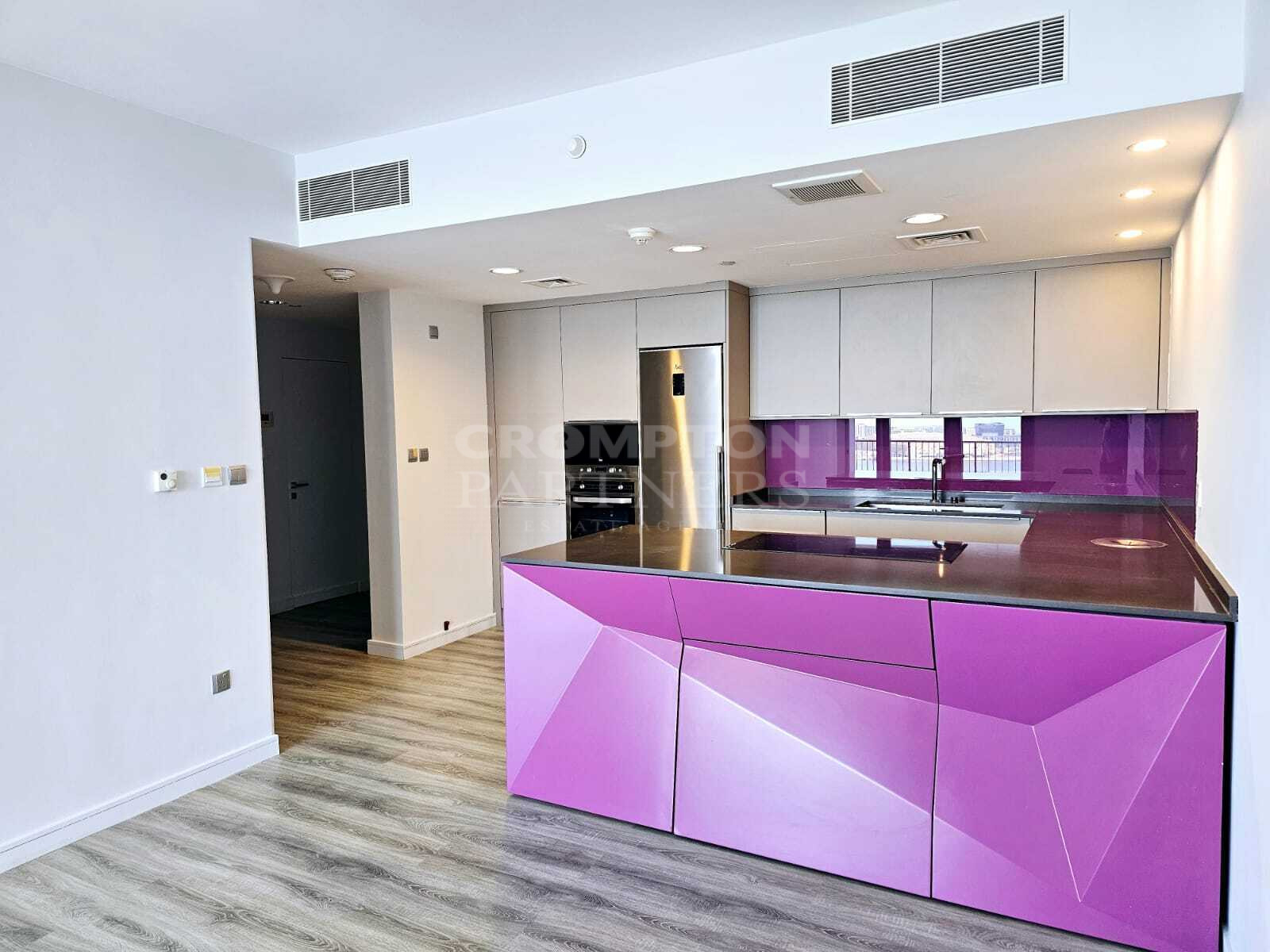 Upgraded | Full Sea View | Prime Location - Photo 4