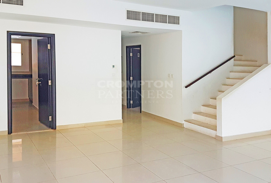 Single Row 5BR Villa | Road View | Swimming Pool - Photo 2