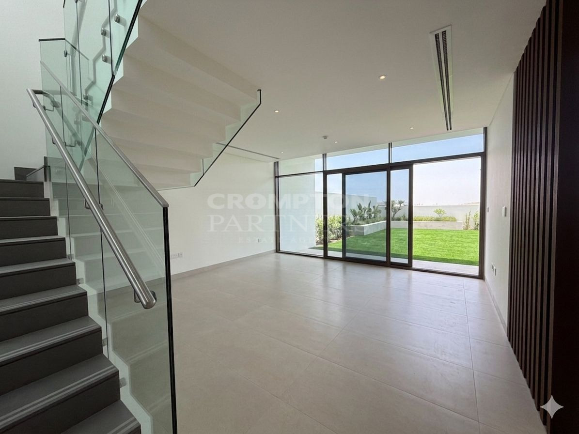 Premium Townhouse | Nad Al Dhabi | Prime Spot - Photo 2