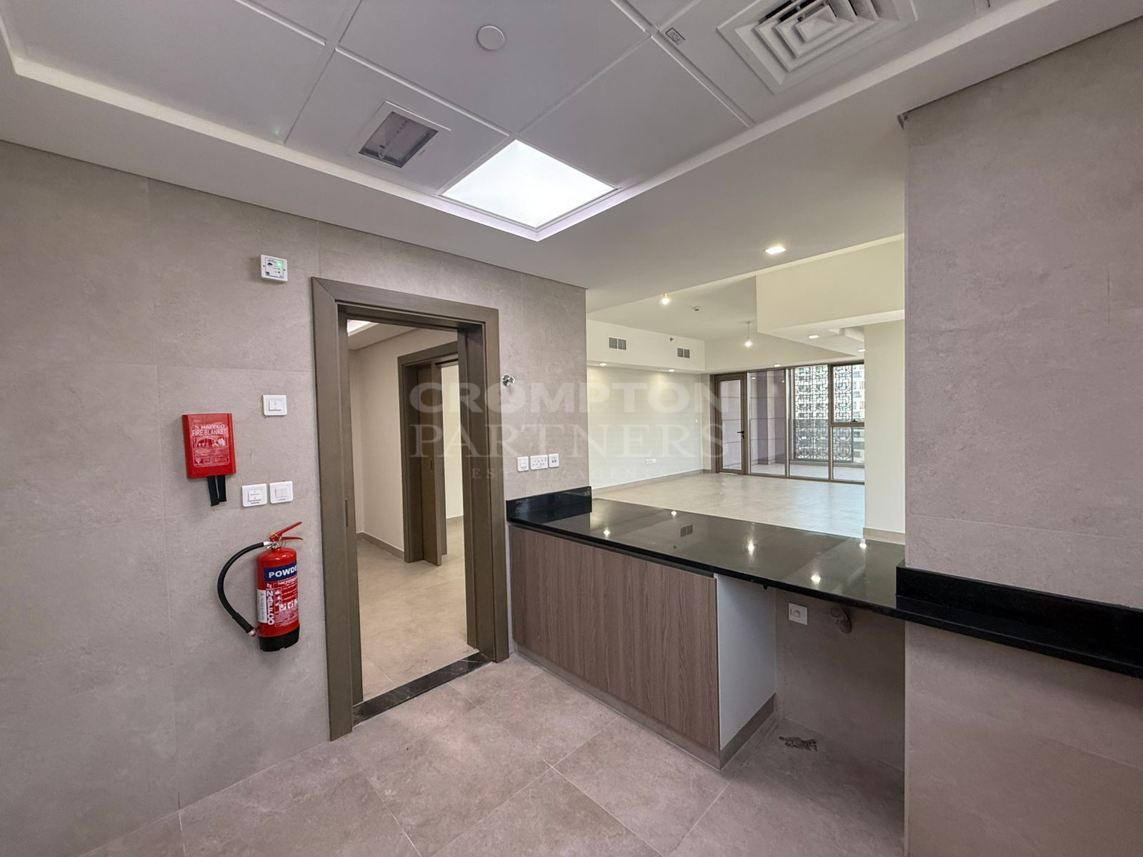 Mesmerizing | Spacious | Hot Price | Vacant - Photo 5