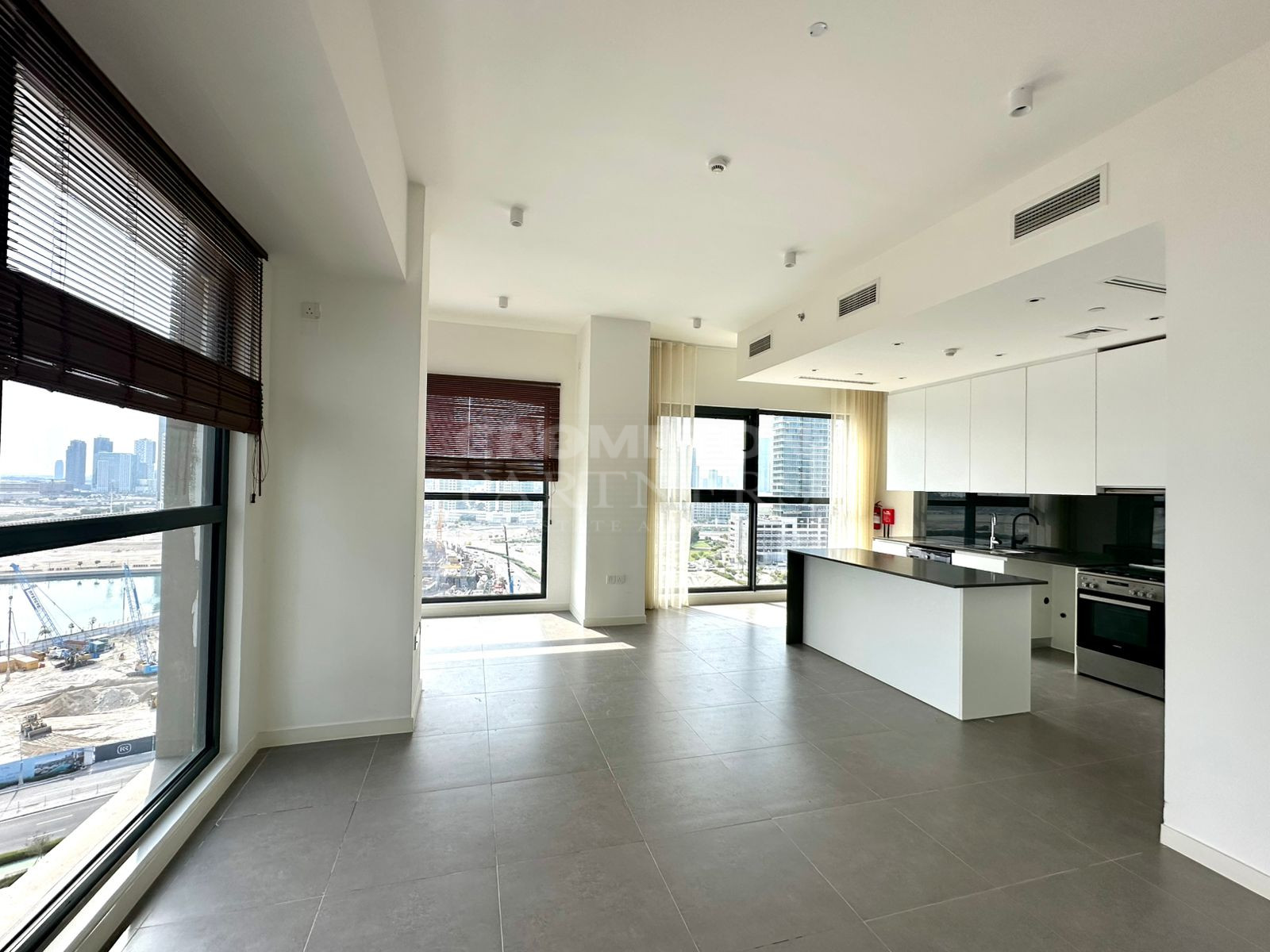 Luxurious | Best Location | Vacant | 2-3 Payments