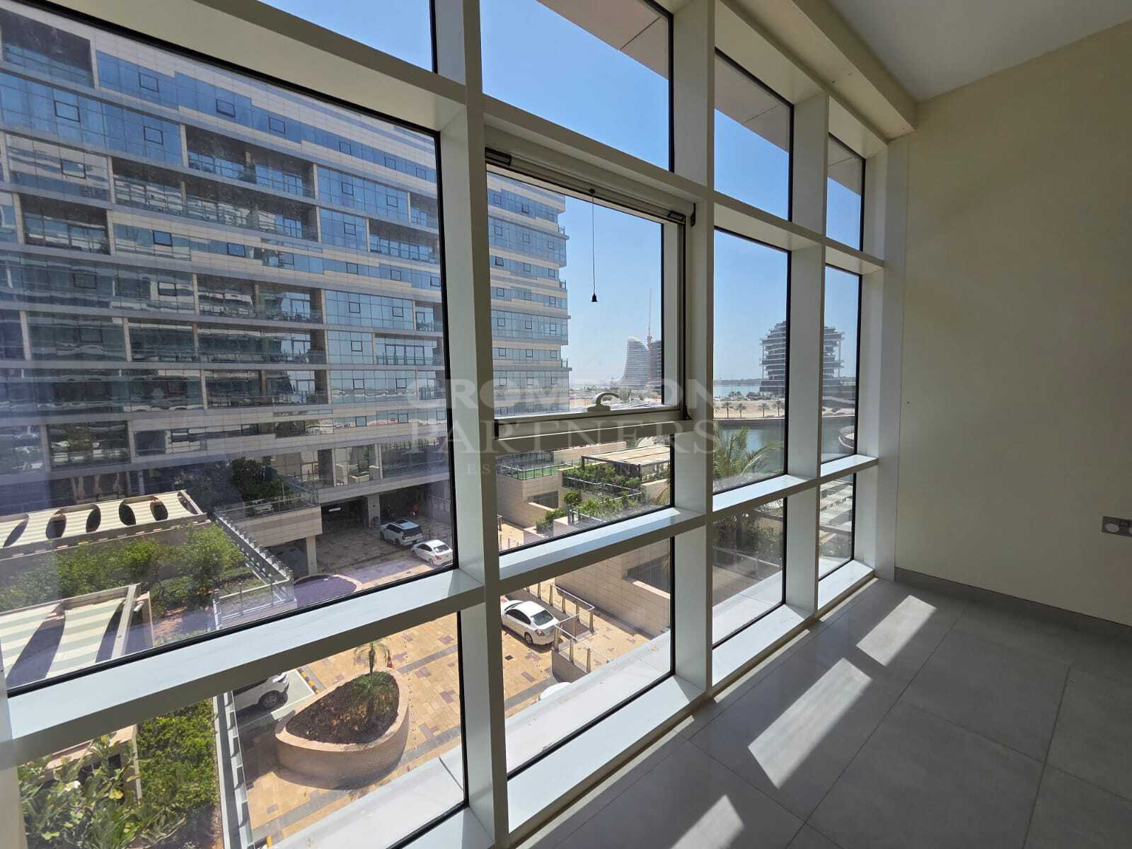 Vacant And Ready|Spacious|Best Location - Photo 2