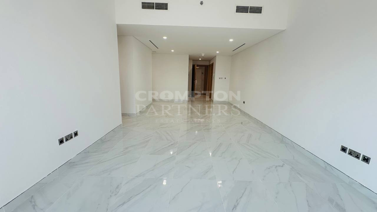 Fancy | Spacious | Modern | Prime Location - Photo 4