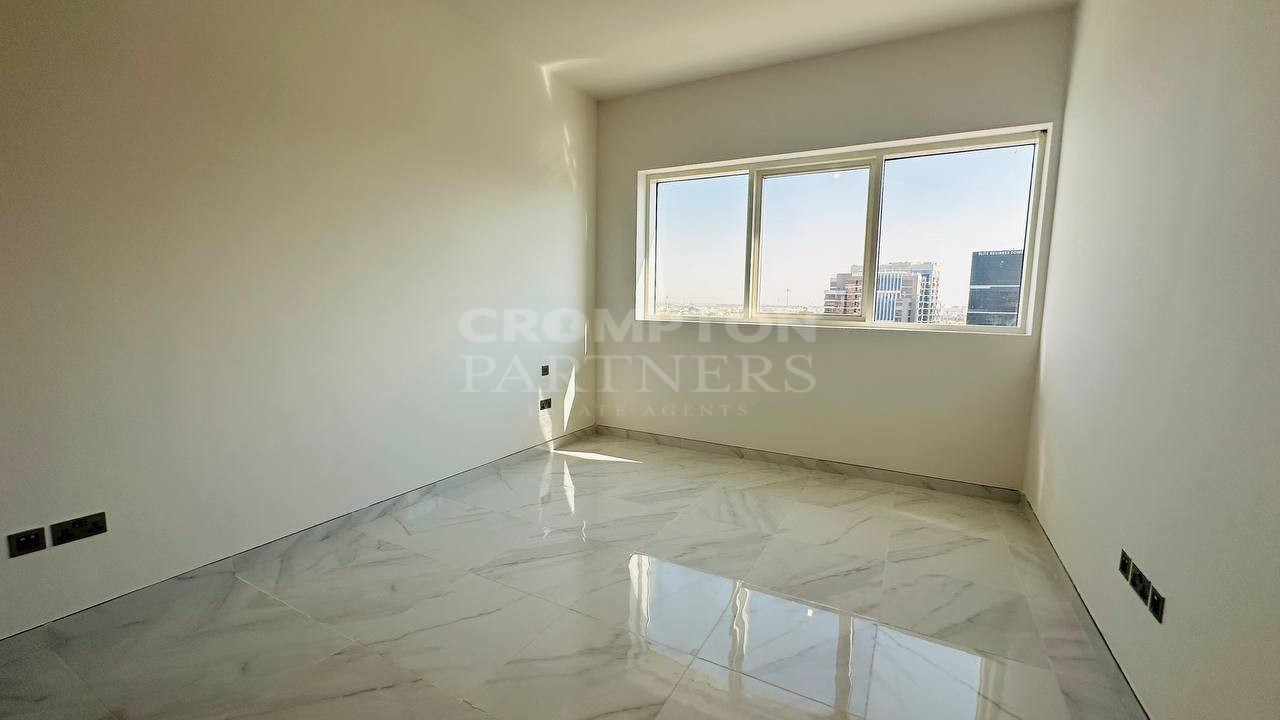 Fancy | Spacious | Modern | Prime Location - Photo 5