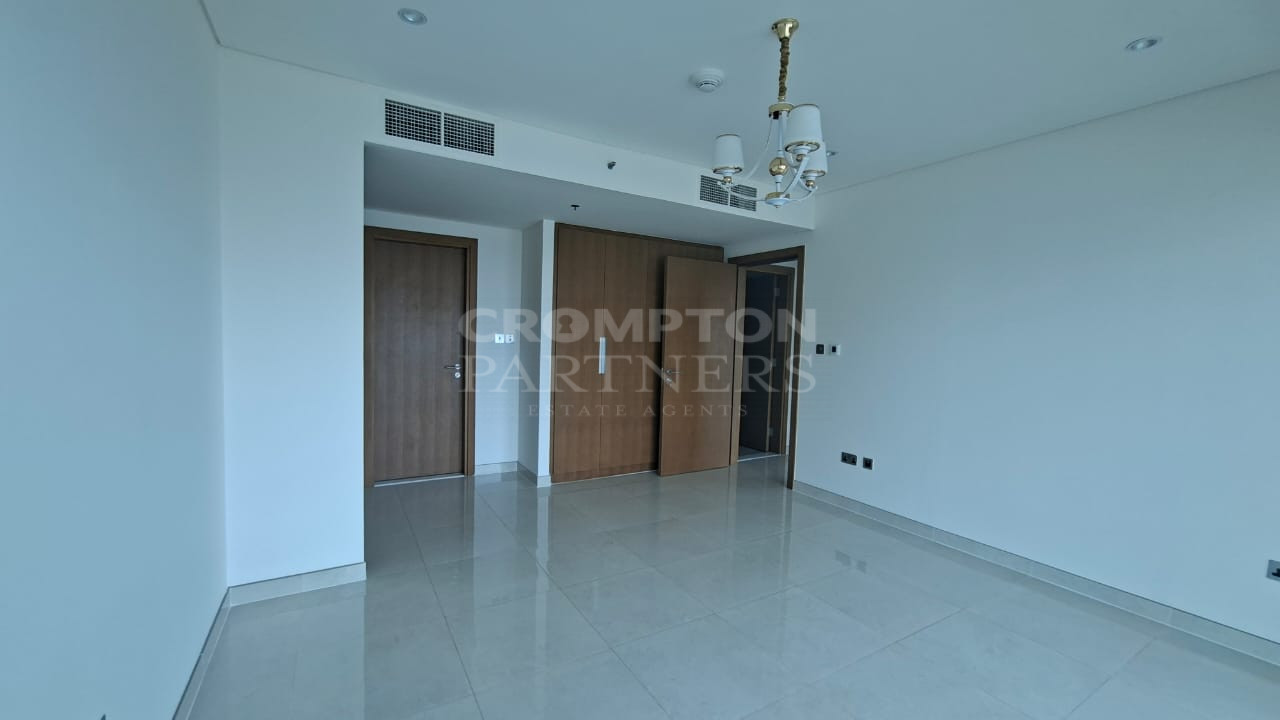 Prime Location | Vacant | Actual Photos | 4 Chqs - Photo 3