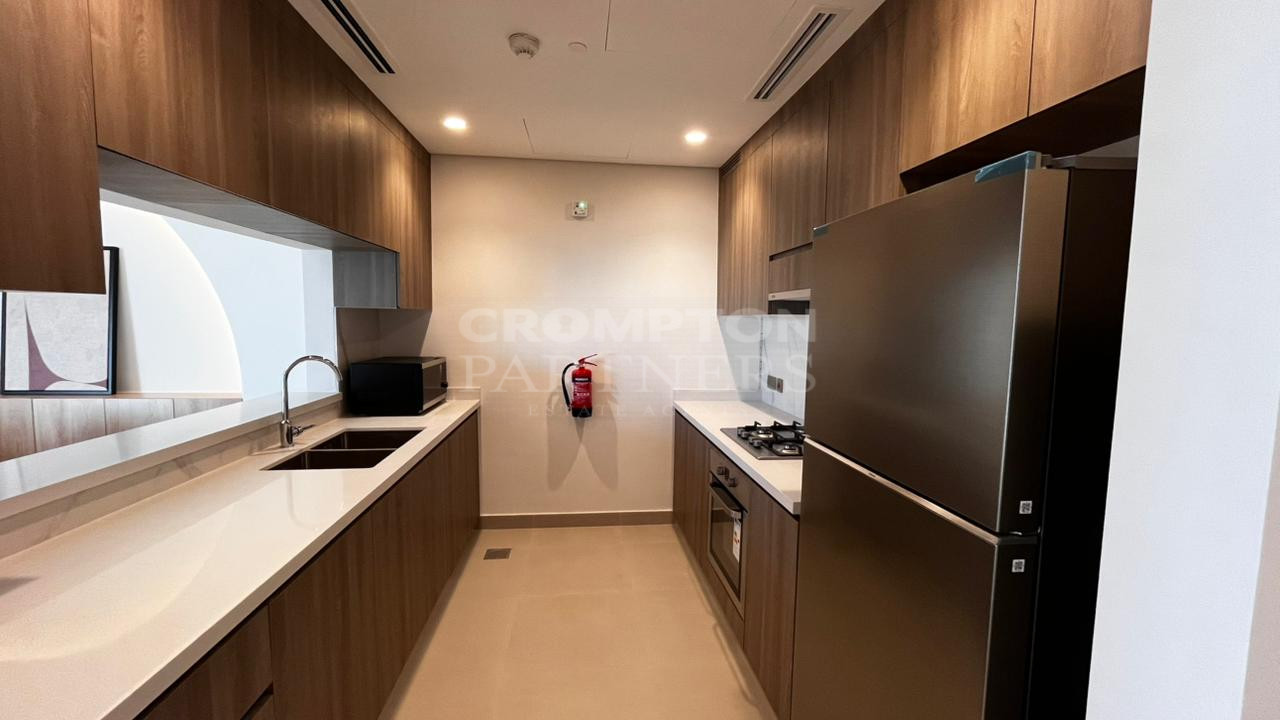 Upgraded Finishes | 2 Parking | Full Golf View - Photo 4