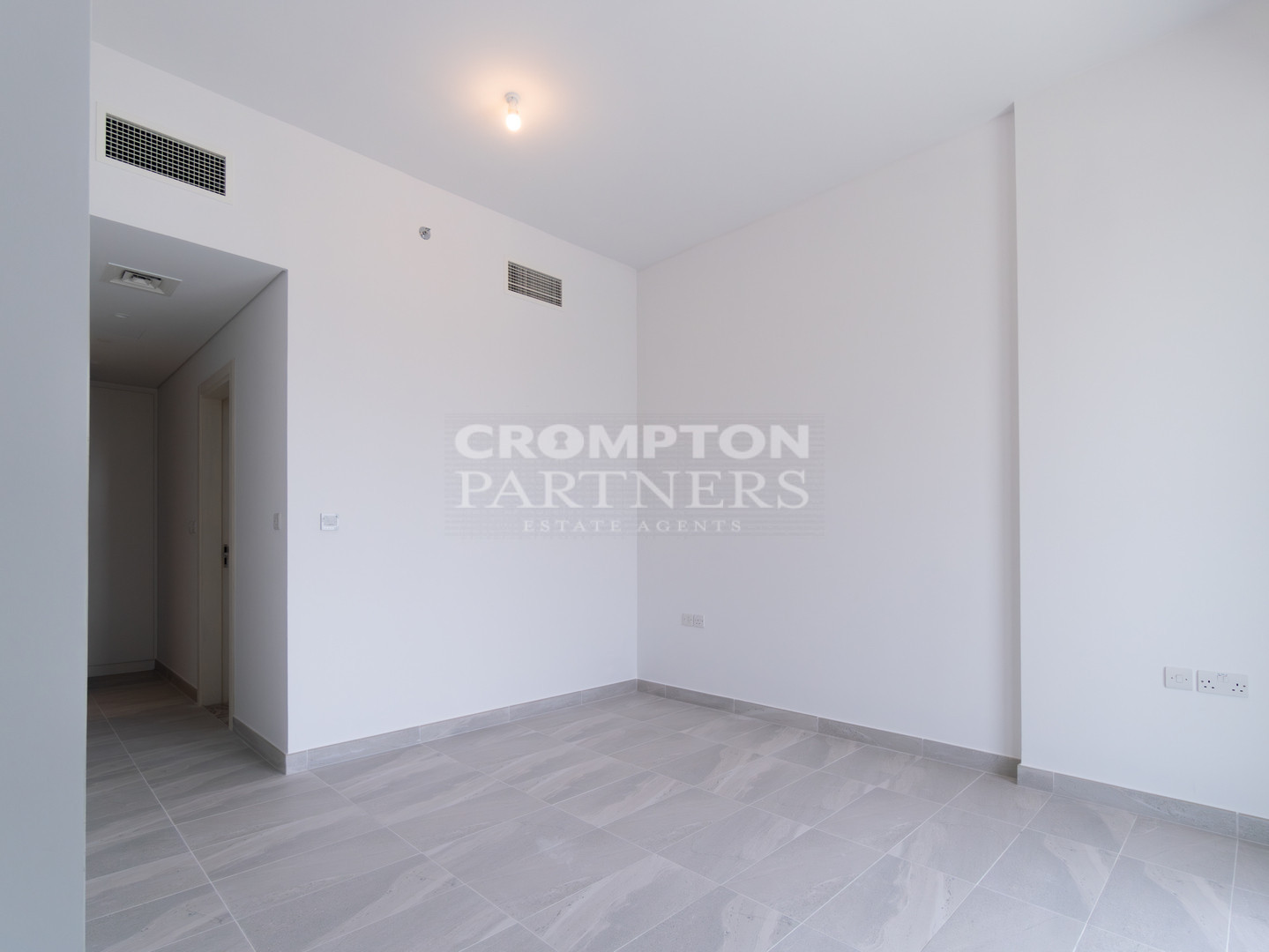 Beach Access | Ready to move | Family home - Photo 4