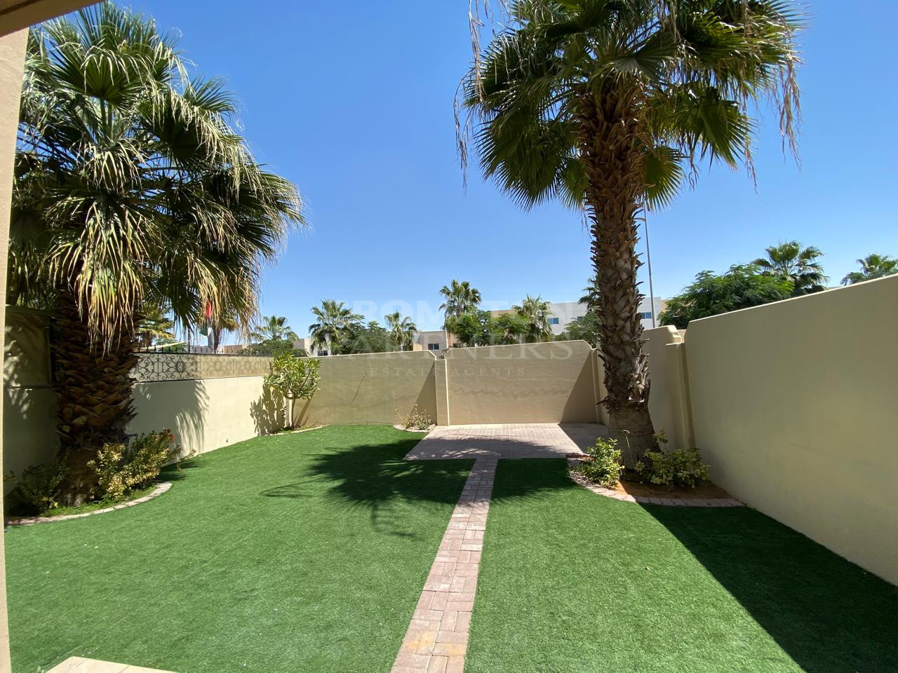 Single Row I Prime location I Tenanted Unit