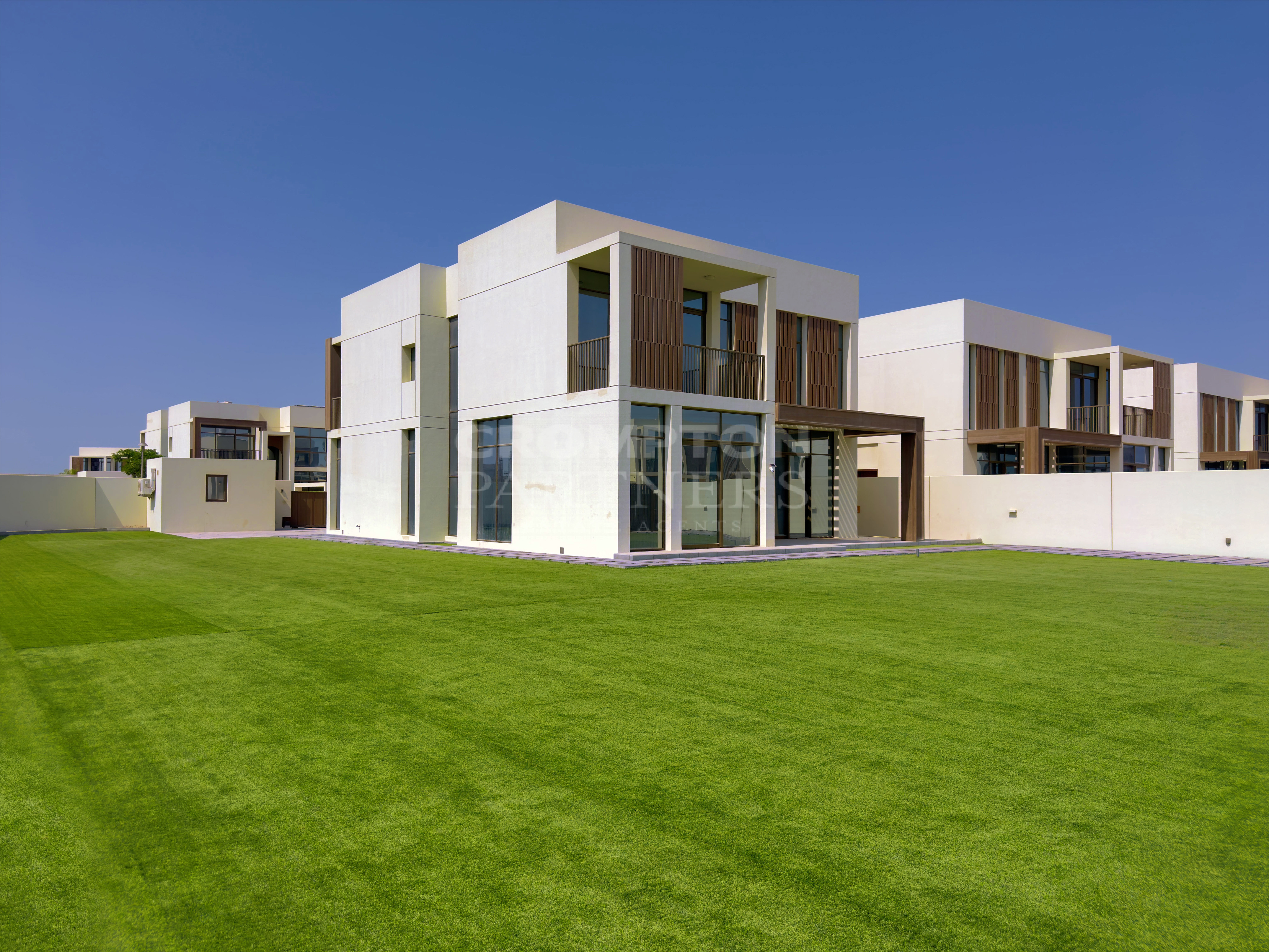 Executive with Landscape | Largest Corner - Photo 3