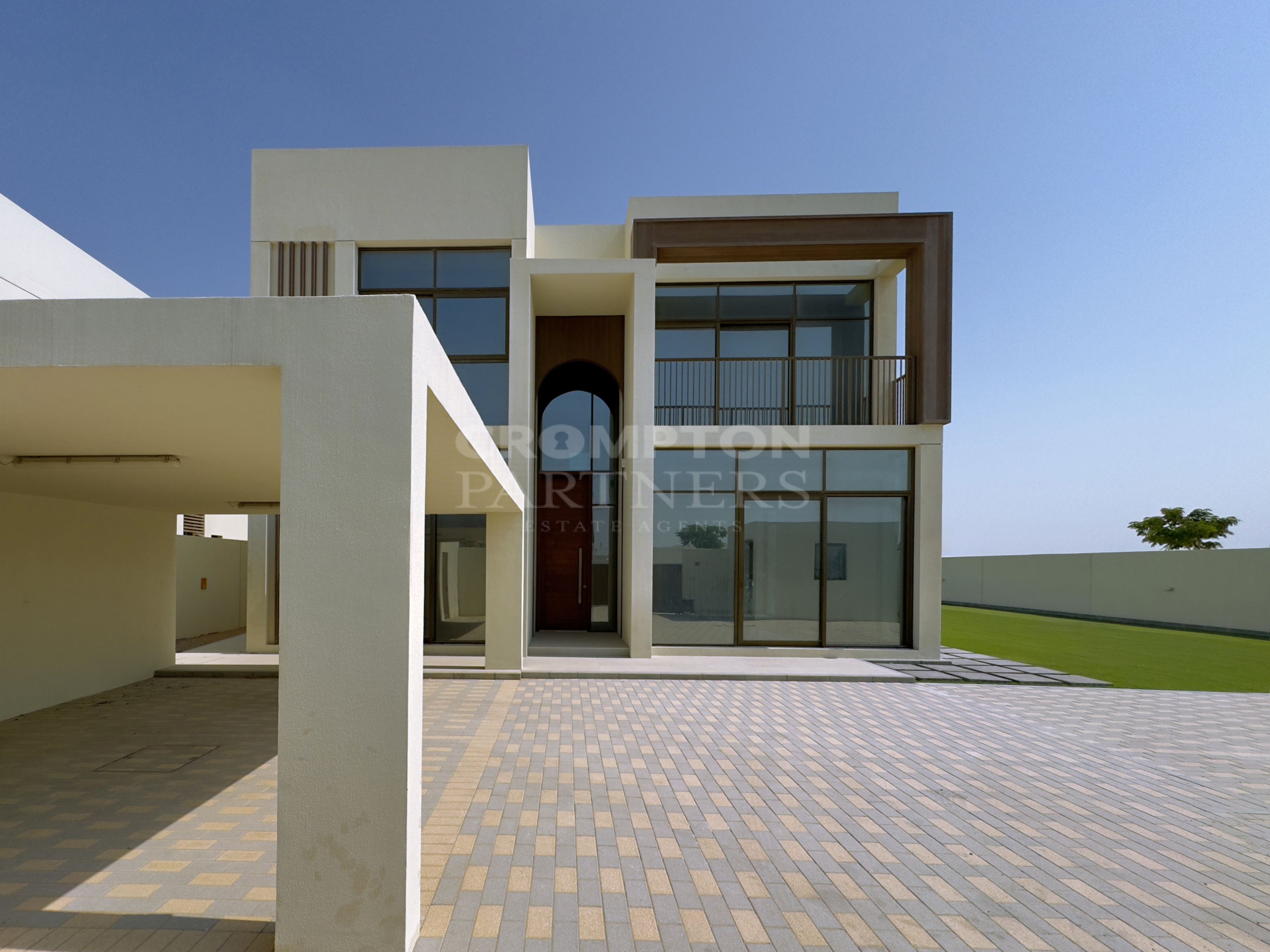 Executive with Landscape | Largest Corner - Photo 4