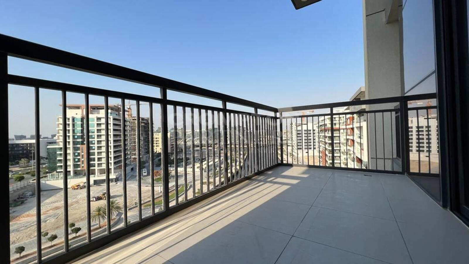 Bright | Spacious Balcony | Mid Floor Unit - Photo 2